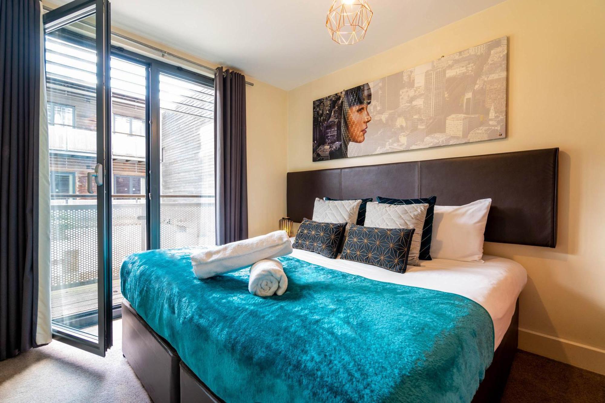 - Chinatown - Balcony - Secure Parking 1arc Apartment *